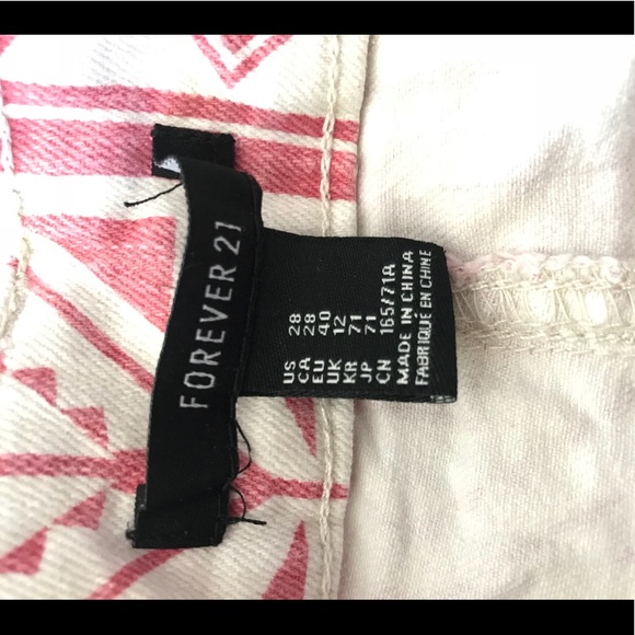 Patterned Shorts - Picture 3 of 3